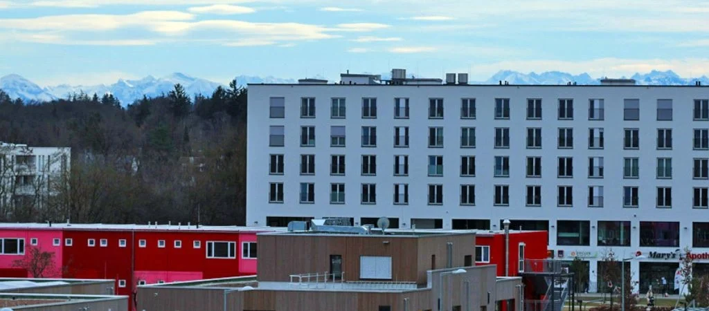 International SDI Munich University landing