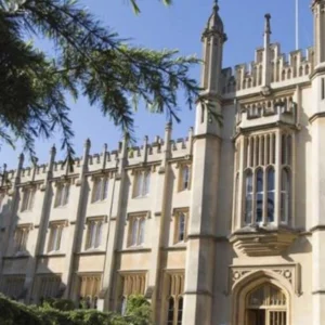 Richmond American University London 3