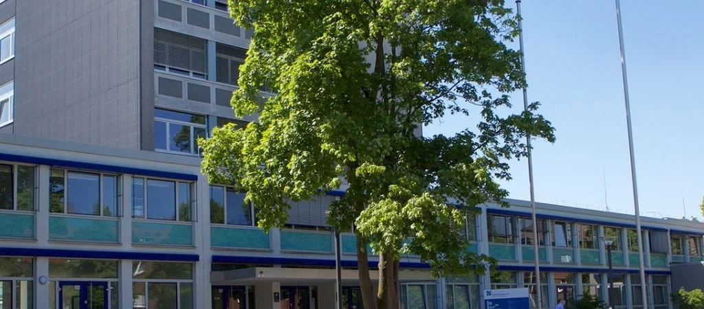 Niederrhein University landing
